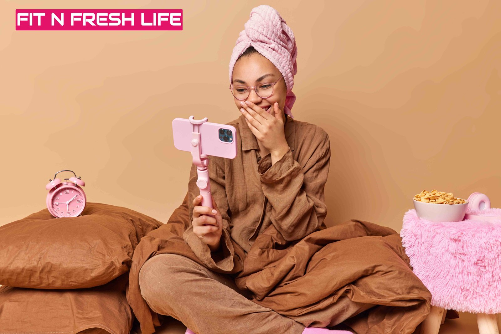 Your Pillowcase, Towel and Phone: What They Do to Your Skin